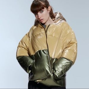 Zara Women's Gold and Green Puffer Jacket